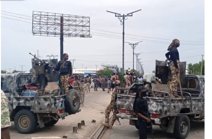 #Endbadgovernanceprotest: Confusion as immigration officer shoots self in Borno