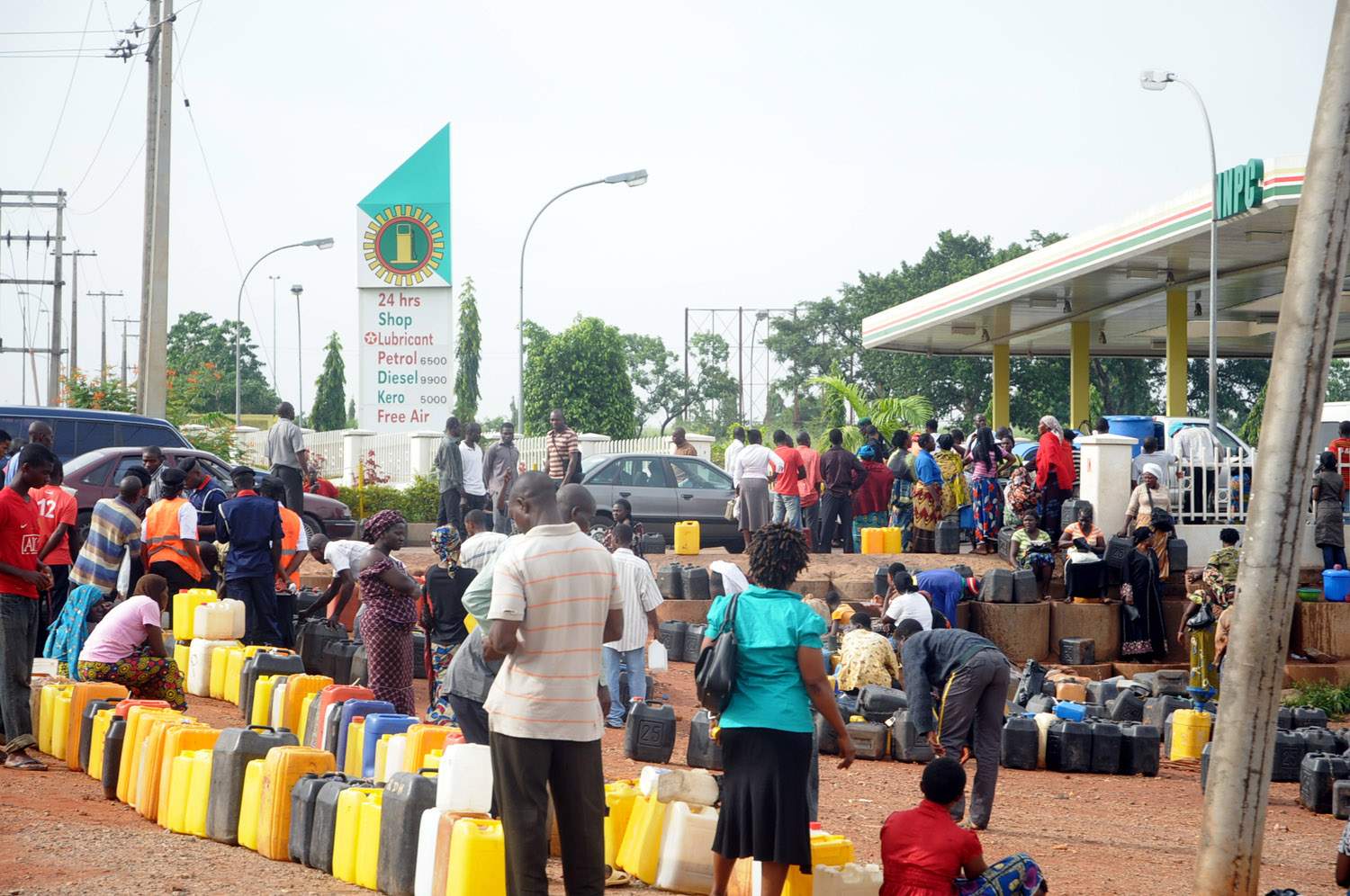 Again, Nigerians to pay more for petrol as NNPCL jerks up prices in Lagos, Abuja