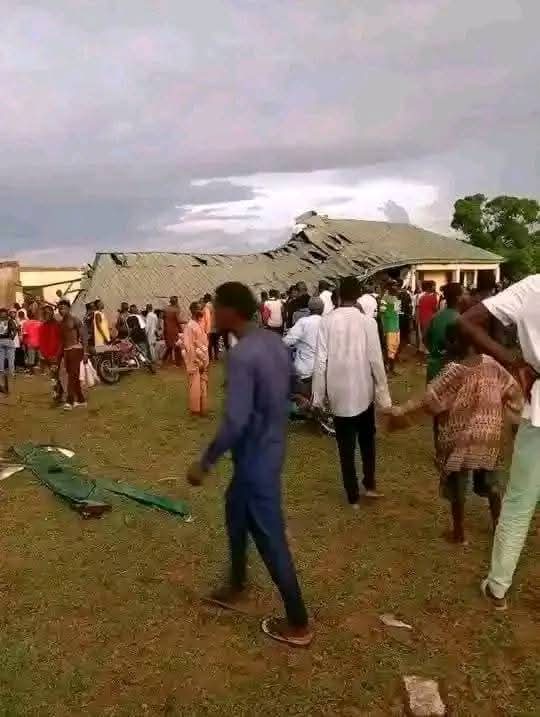       Taraba: Examination hall collapses on WASSCE candidates